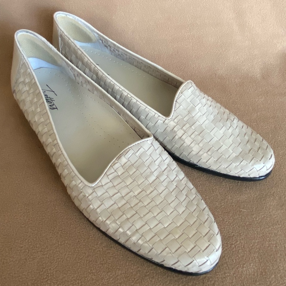 TROTTERS Liz Woven Leather Slip-On Loafers Bone Ivory White Narrow size 13AAA